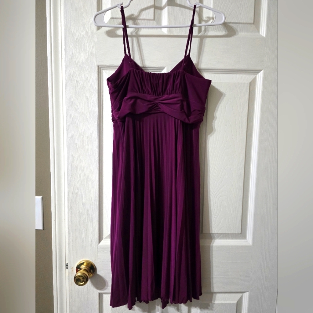 Max & Cleo Pleated/Plisse Mini Cocktail Dress, V-Neckline, Pintuck, Y2K, EUC! - Picture 5 of 10